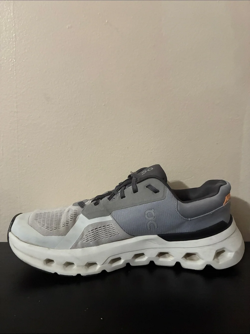 On Cloudrunner 2 running shoes featuring a grey and white mesh size 10 Men